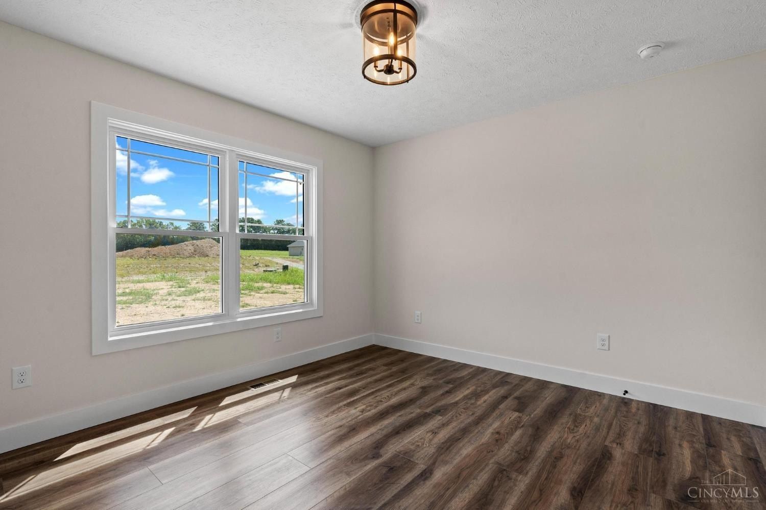1200 Hunters Glen Drive. Wilmington, OH 45177
