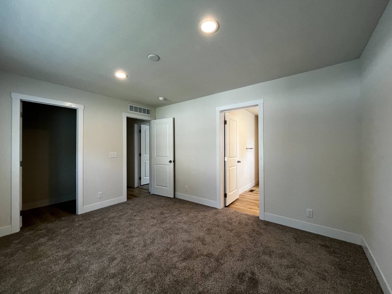 3 Sunrise Blvd. Olmsted Township, OH 44138