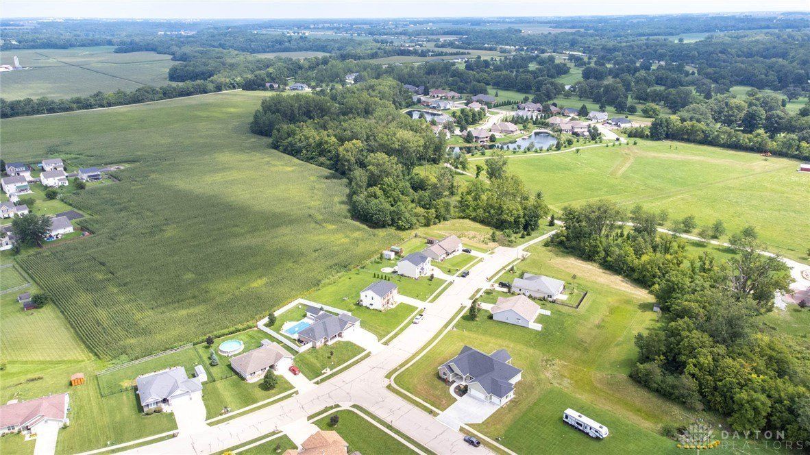 9907 Barnum Road. Piqua, OH 45356