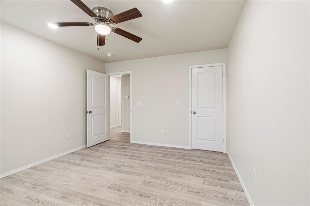 228 E Abbot Lane. Mustang, OK 73064