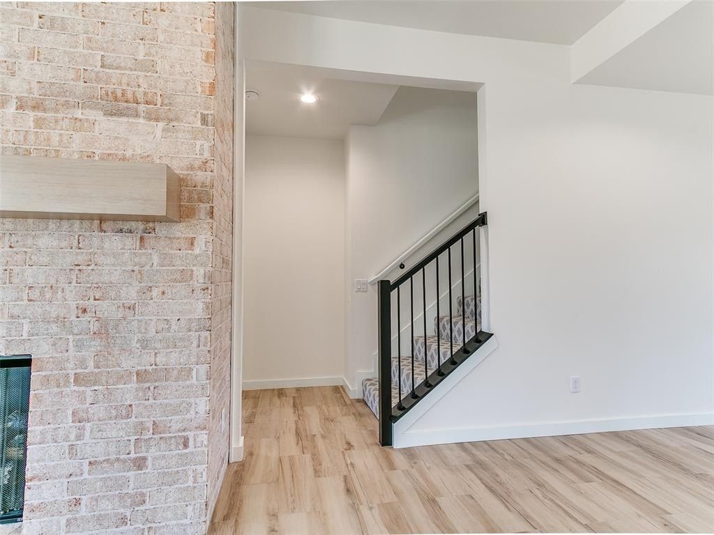 141 W Lynn Court Drive. Mustang, OK 73064