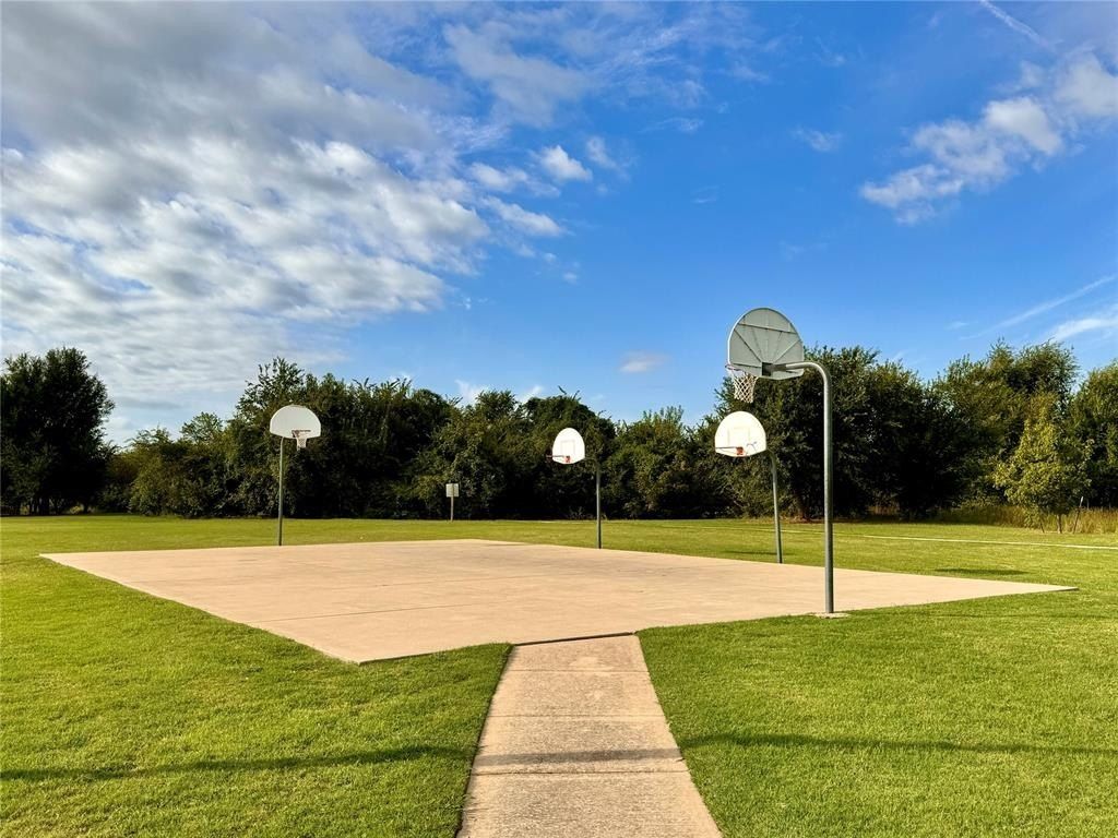 12009 Sw 11Th Street. Yukon, OK 73099