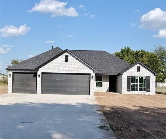 9937 N Osage Drive. Sperry, OK 74073