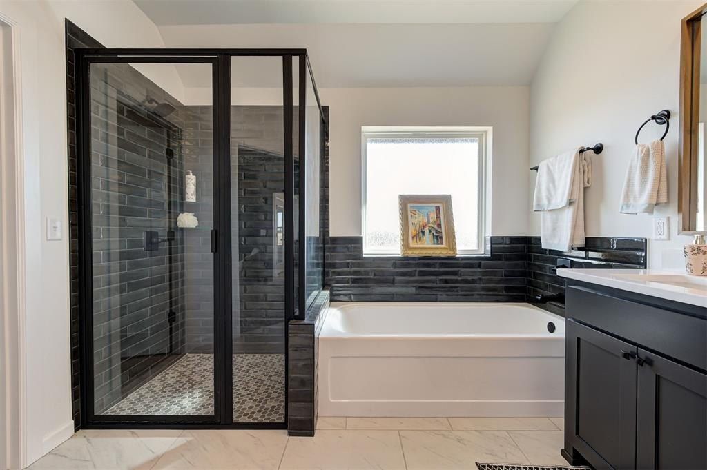 4925 Vinca Lane. Edmond, OK 73034