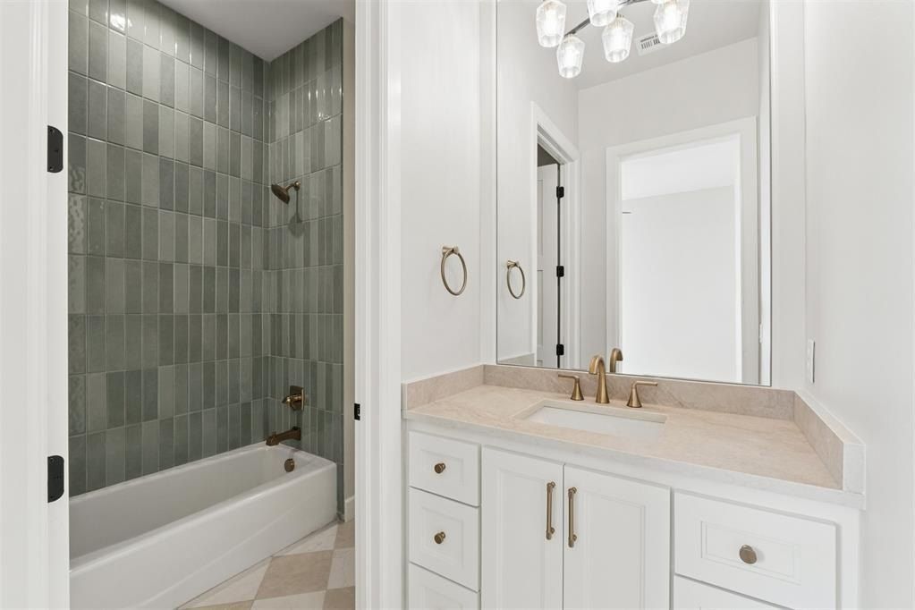 3109 Wood Thrush Way. Edmond, OK 73012