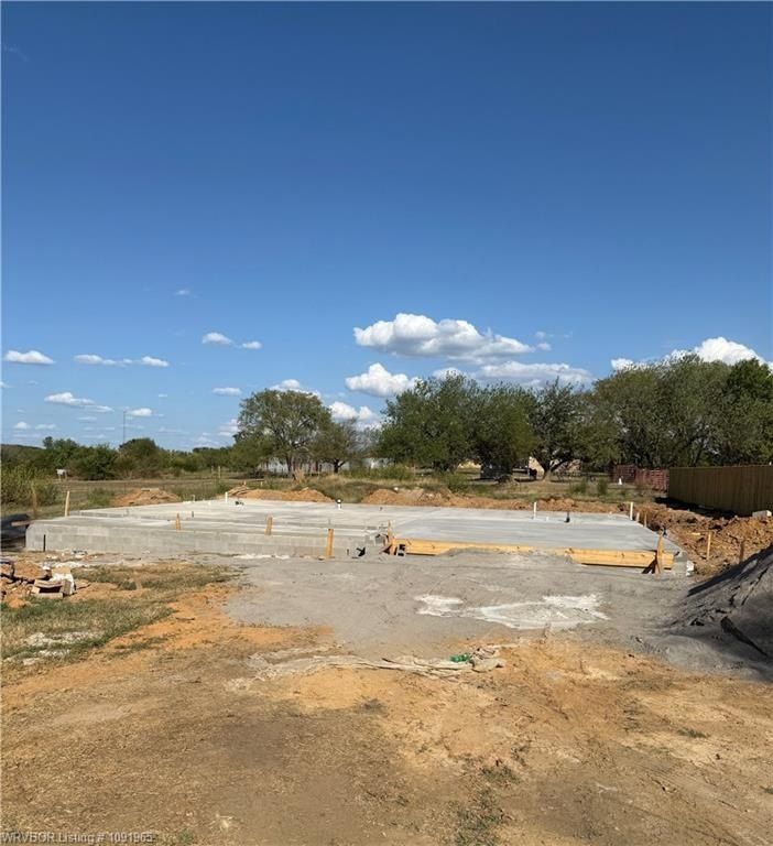 102 Daniel St. Roland, OK 74954