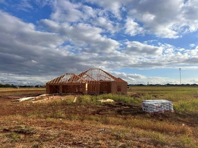 24956 Belmont Pass. Cashion, OK 73016