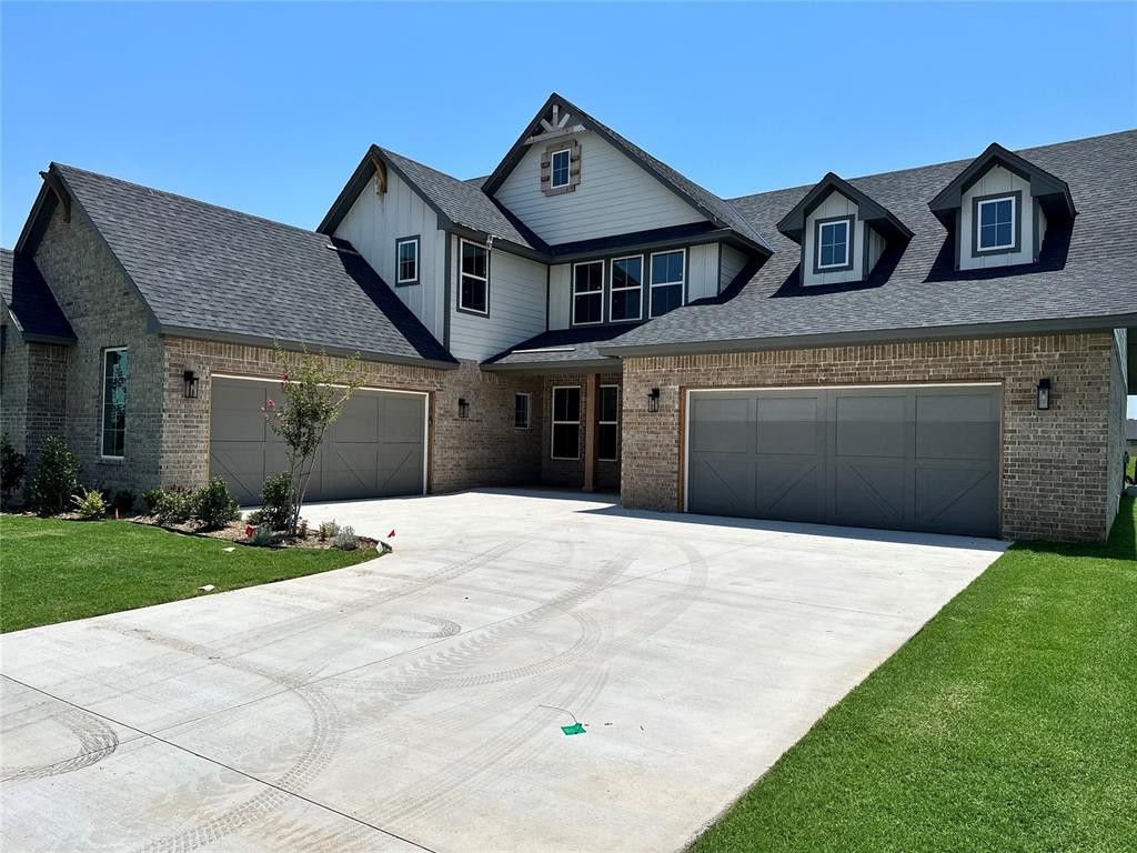 3349 Woodland Springs Drive. Norman, OK 73072