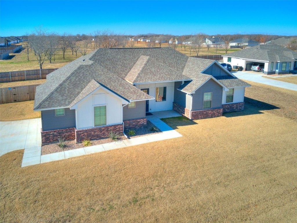 5328 Red Maple Avenue. Goldsby, OK 73093