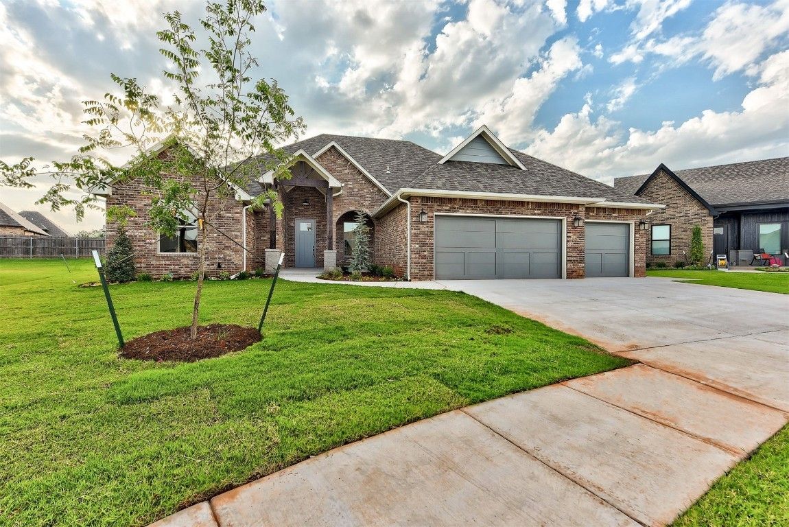 5716 Gold Stone Court. Mustang, OK 73064
