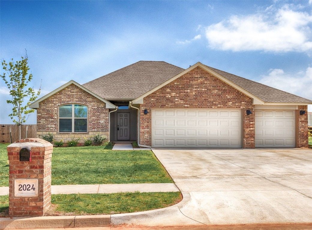 2024 W Blackpowder Way. Mustang, OK 73064