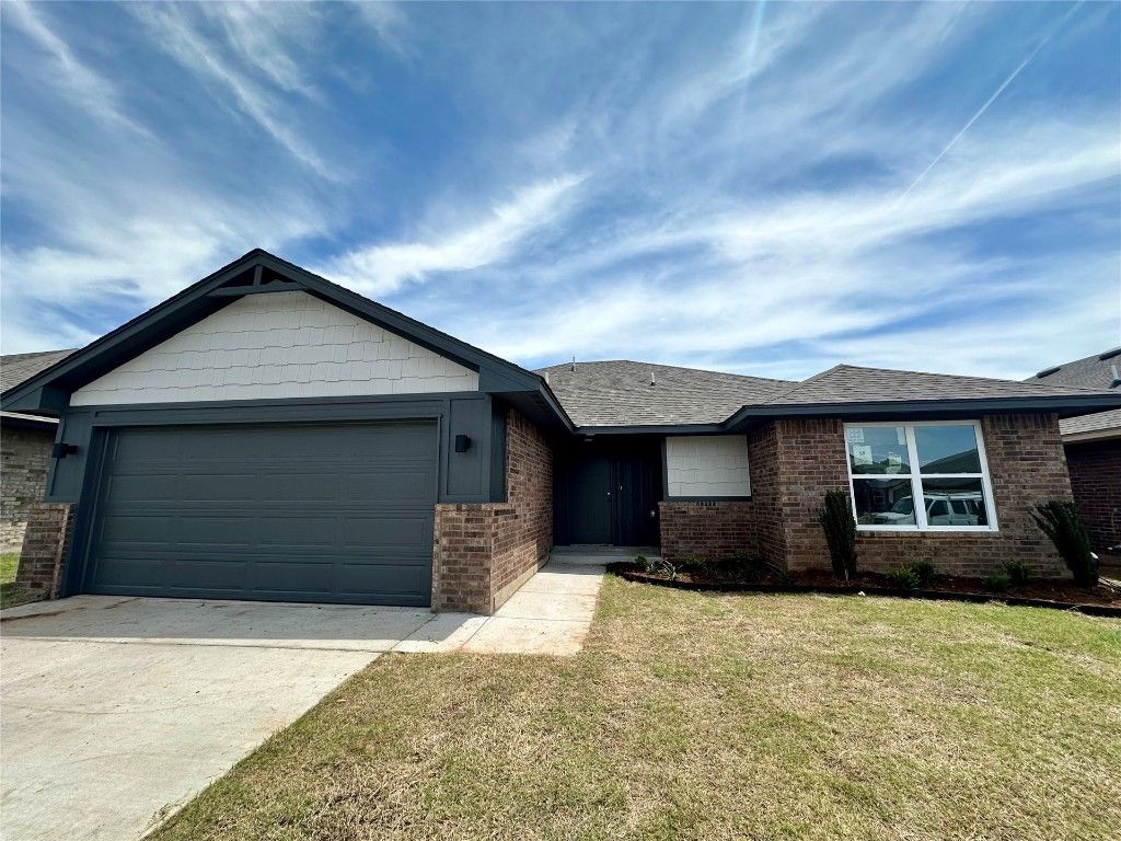 1008 Acacia Creek Drive. Yukon, OK 73099