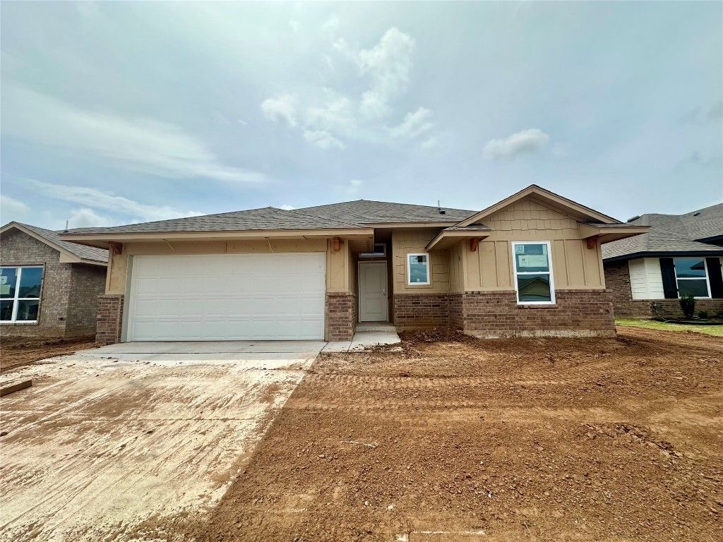 1017 Acacia Creek Drive. Yukon, OK 73099