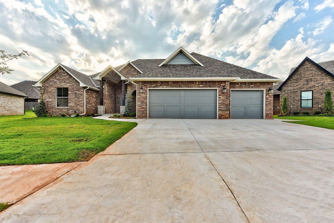 5716 Goldstone Court. Mustang, OK 73064