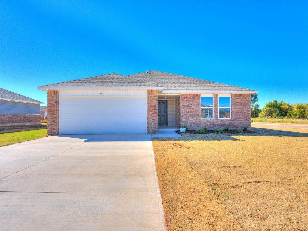 921 S Colt Lane. Mustang, OK 73064