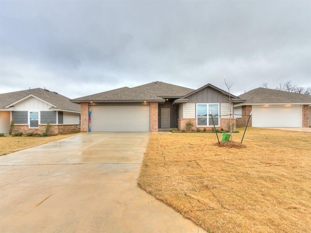 864 Shady Grove Lane. Harrah, OK 73045