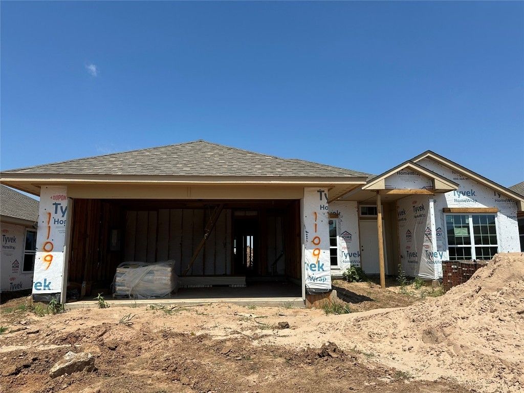 1109 Acacia Creek Drive. Yukon, OK 73099