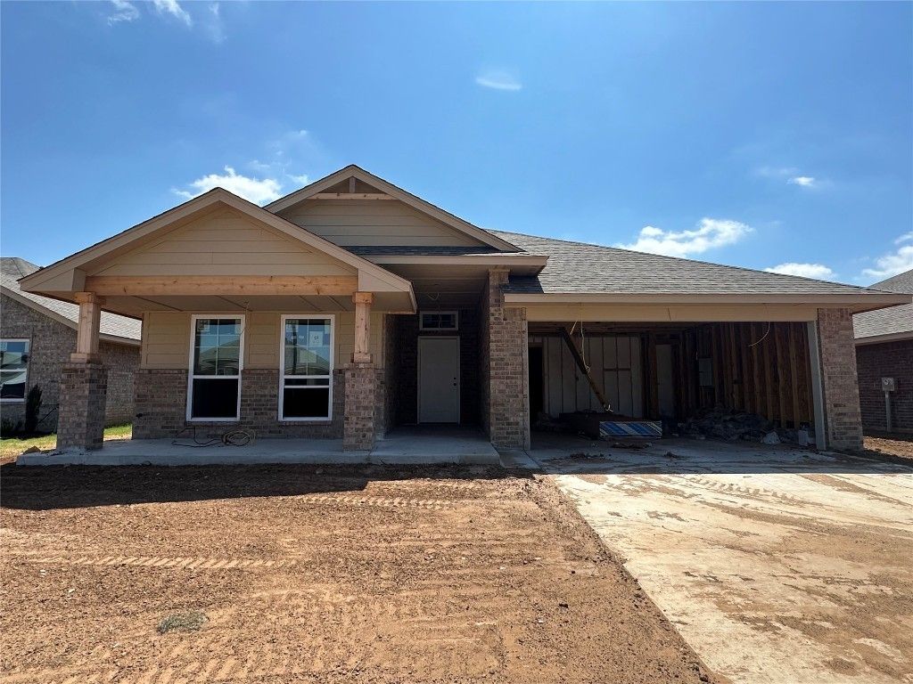 1100 Acacia Creek Drive. Yukon, OK 73099