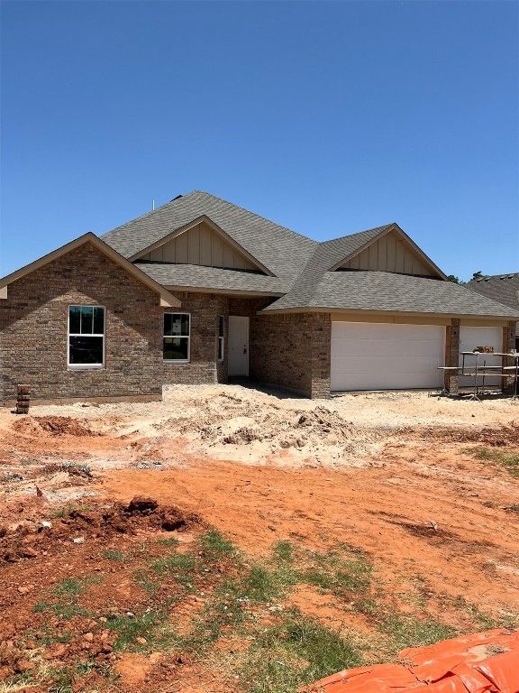 3325 Valley Hollow. Norman, OK 73071