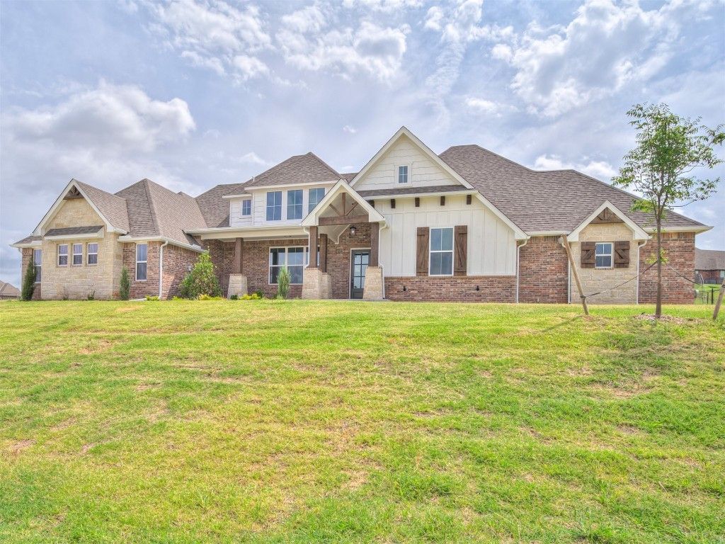 3692 Sidehill Court. Newcastle, OK 73065