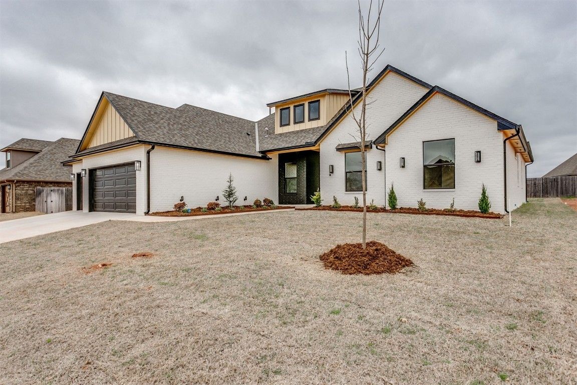 3424 Nw Sagebrush Place. Yukon, OK 73099