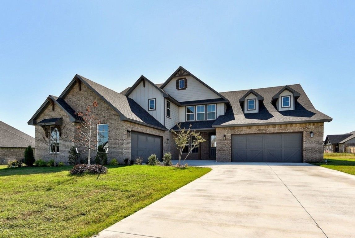 3349 Woodland Springs Drive. Norman, OK 73072