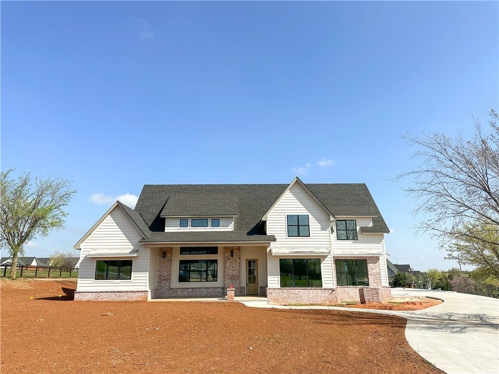 2461 Sandplum Lane. Goldsby, OK 73093