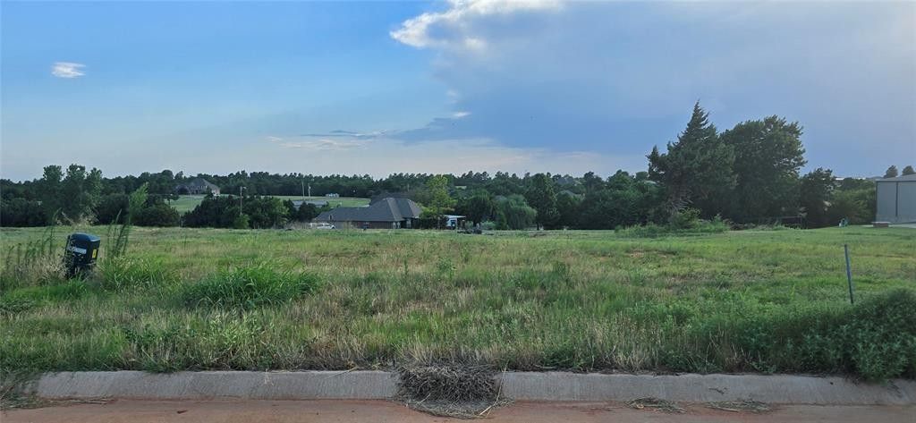 1127 Deer Ridge. Tuttle, OK 73089