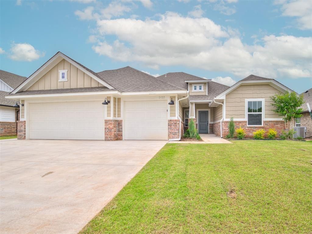 2425 Creekside Circle. Moore, OK 73160