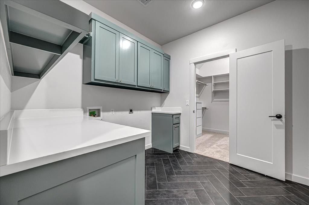 4201 Emery Drive. Edmond, OK 73034