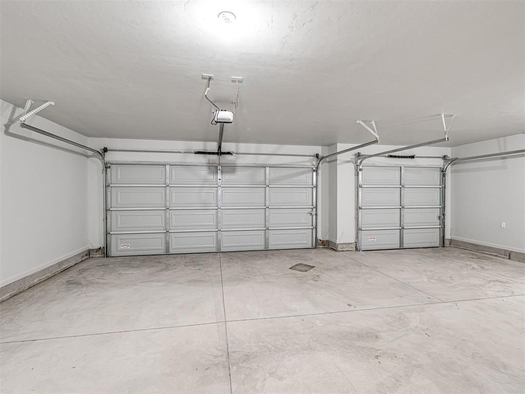 7609 Three Woods Lane. Yukon, OK 73099