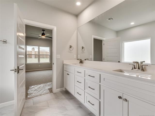 2919 S 8Th Street. Broken Arrow, OK 74012
