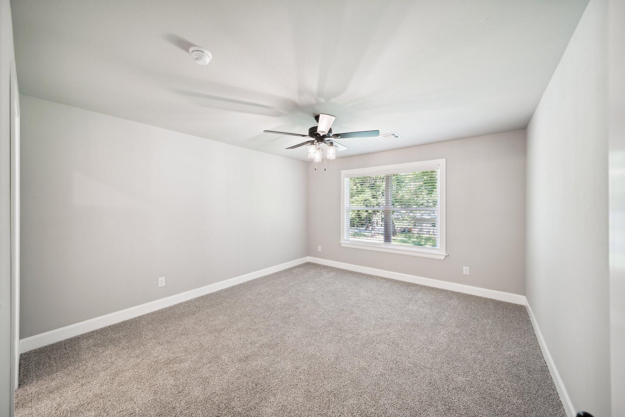 1417 Rockwood Drive. Grove, OK 74344