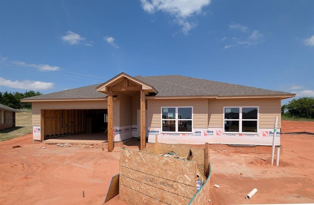 1237 E Stetson Lane. Mustang, OK 73064