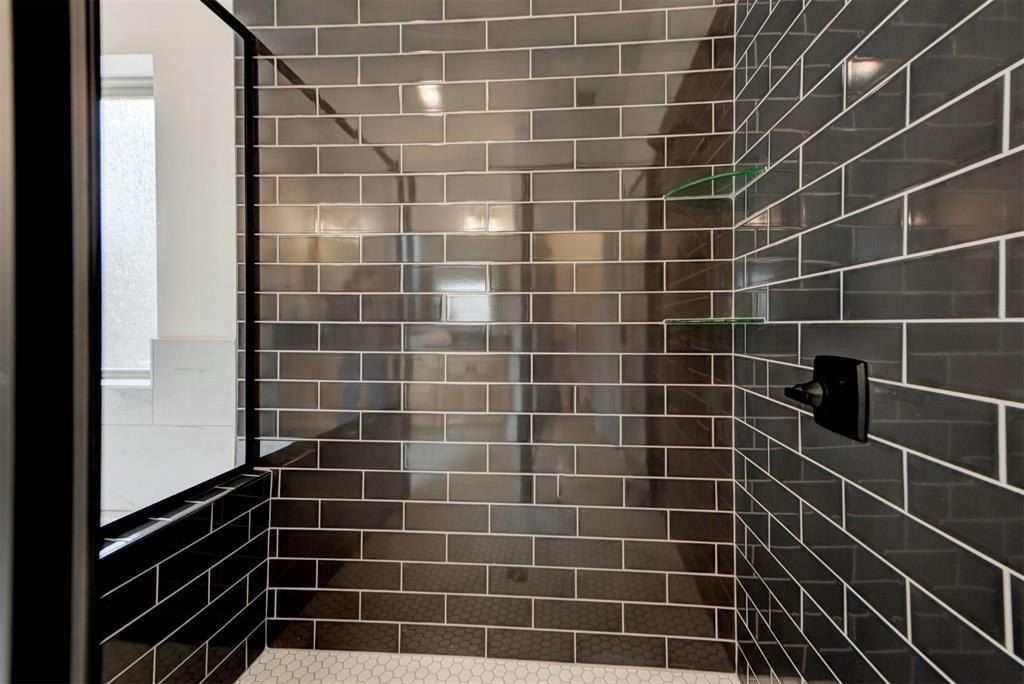 8117 Amber Ridge Drive. Edmond, OK 73034