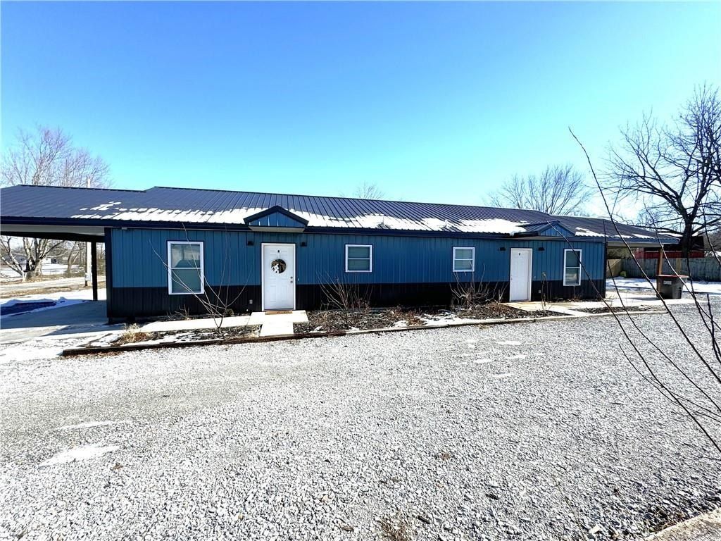 168  E Doughty. Colcord, OK 74338