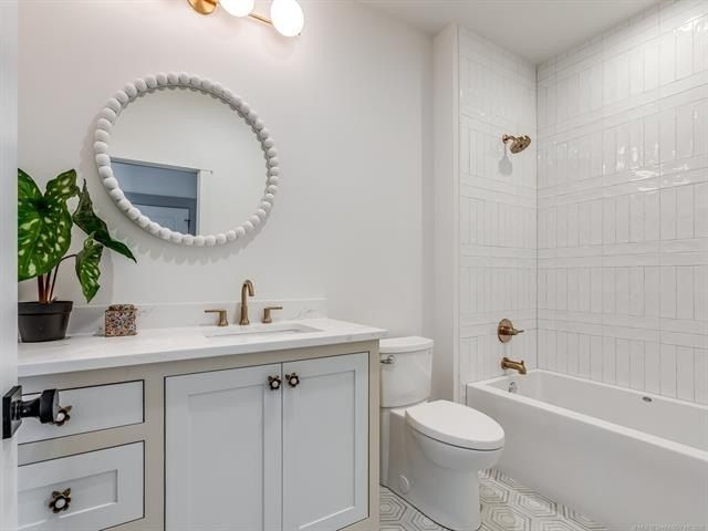 36 Hill Street. Carlton Landing, OK 74432