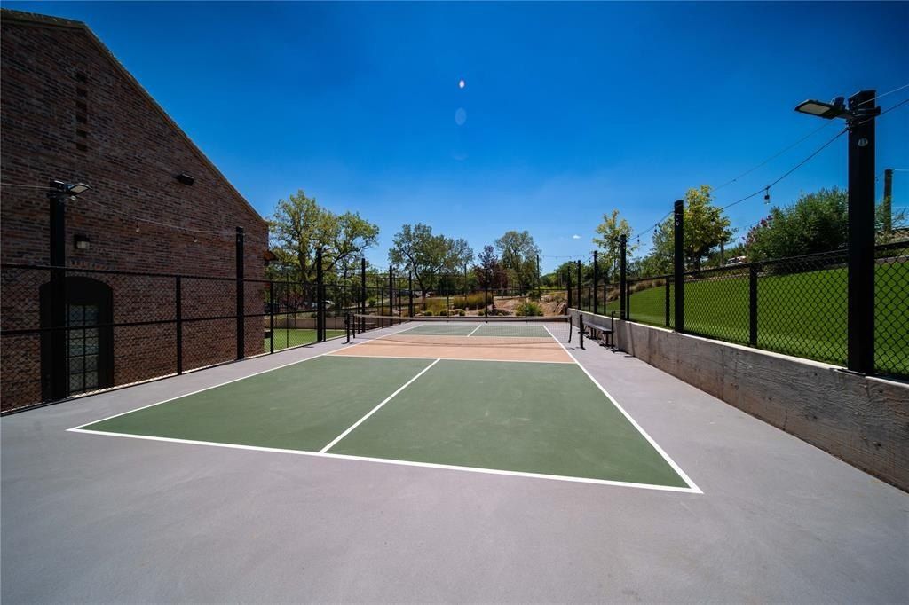 18252 Willowbrooke Court. Norman, OK 73072