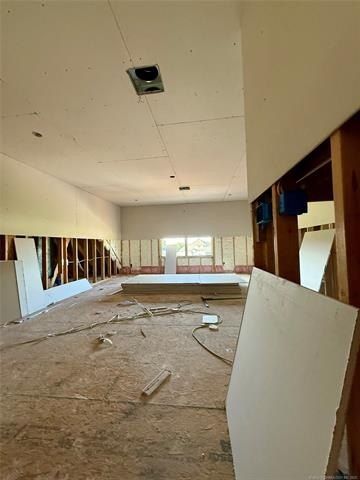 19914 E 126Th Street N. Collinsville, OK 74021