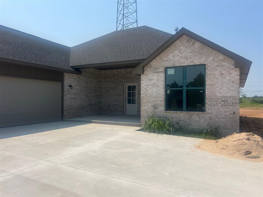 1200 Cedar Circle. Harrah, OK 73045
