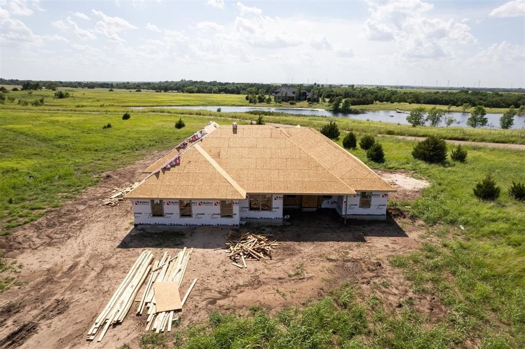 30185 Cashion Acres Road. Cashion, OK 73016