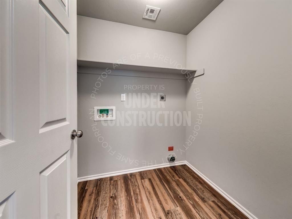 1003 Newcastle Farms Drive. Newcastle, OK 73065