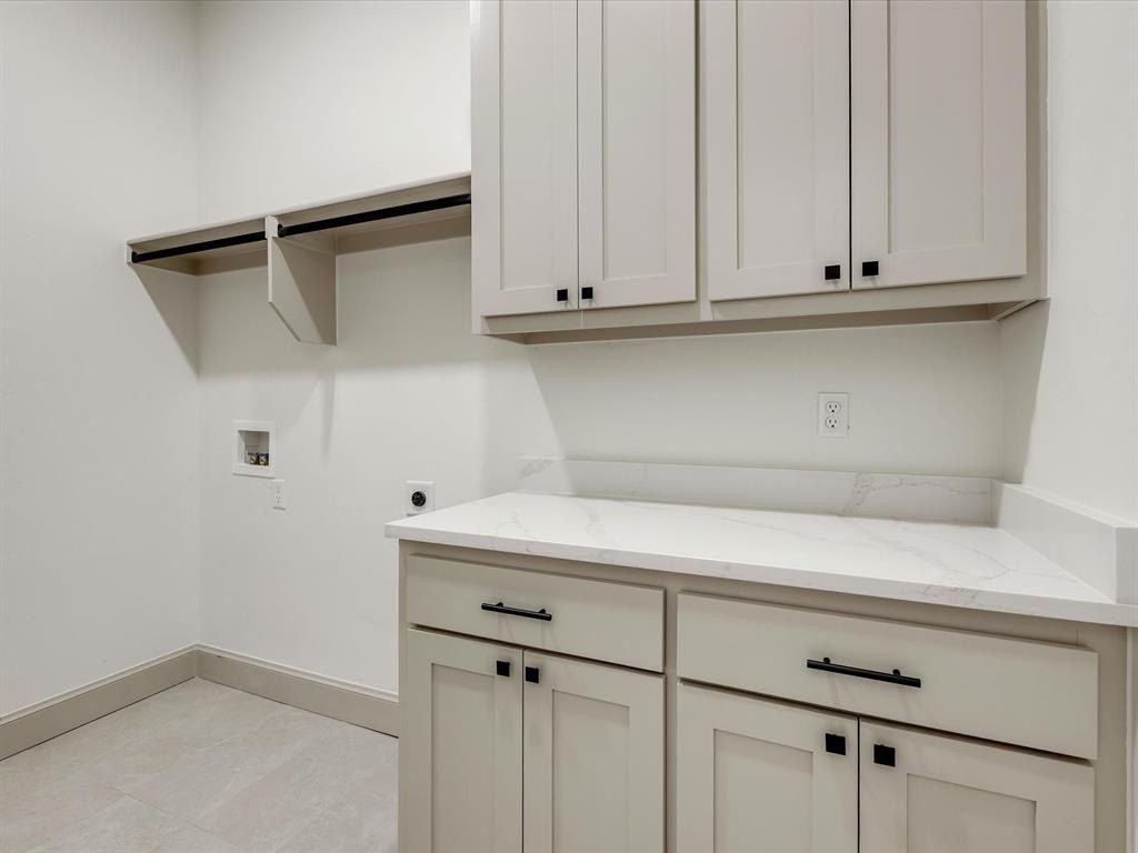 3548 Paso Robles. Edmond, OK 73034