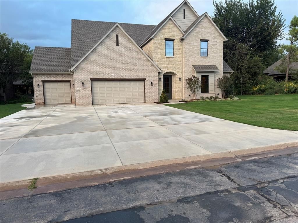 2286 Vellano Lane. Edmond, OK 73034