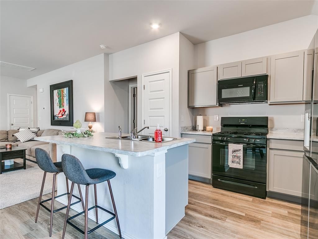 11701 Annette Drive. Yukon, OK 73099