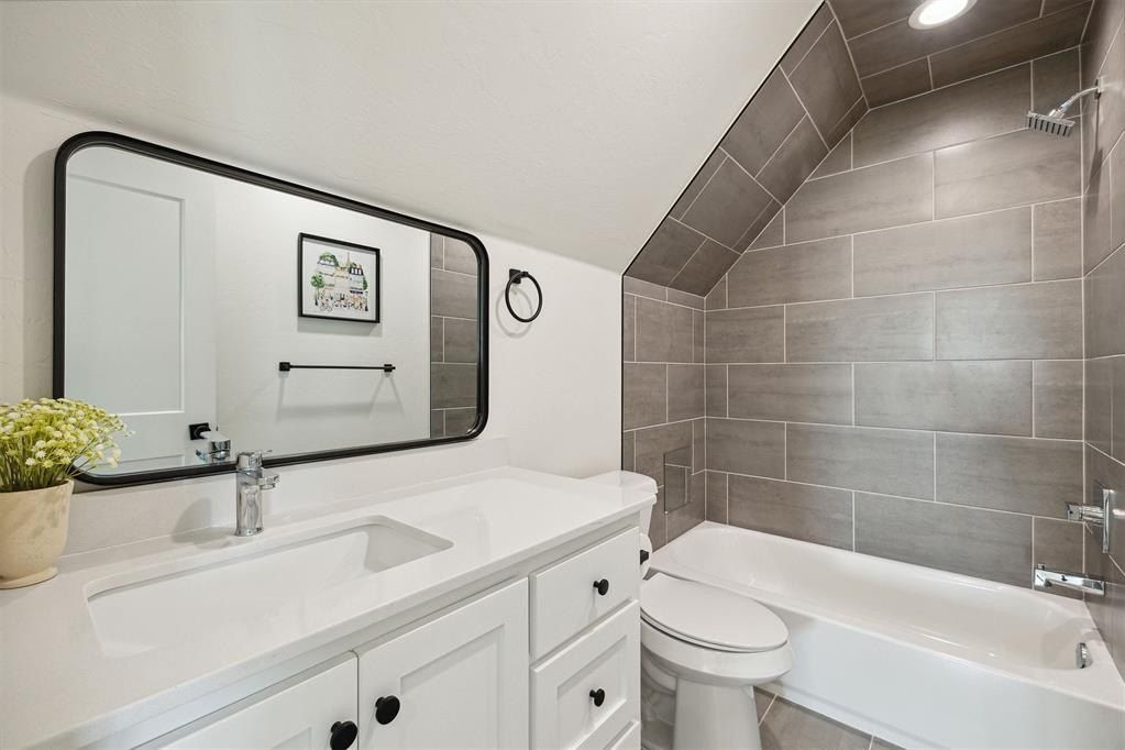 4162 Hawthorne St Nw. Piedmont, OK 73078