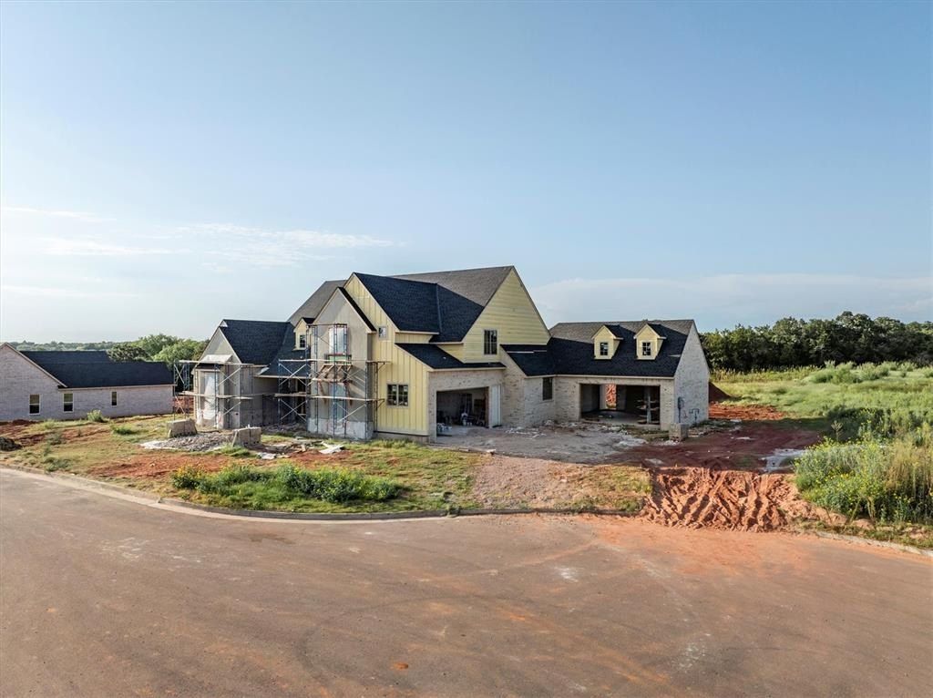 9409 Millstone Court. Edmond, OK 73034