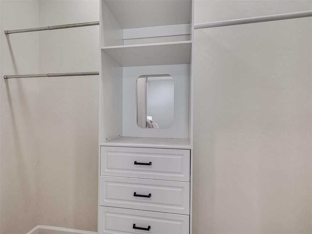 706 E Lincoln Avenue. Guthrie, OK 73044