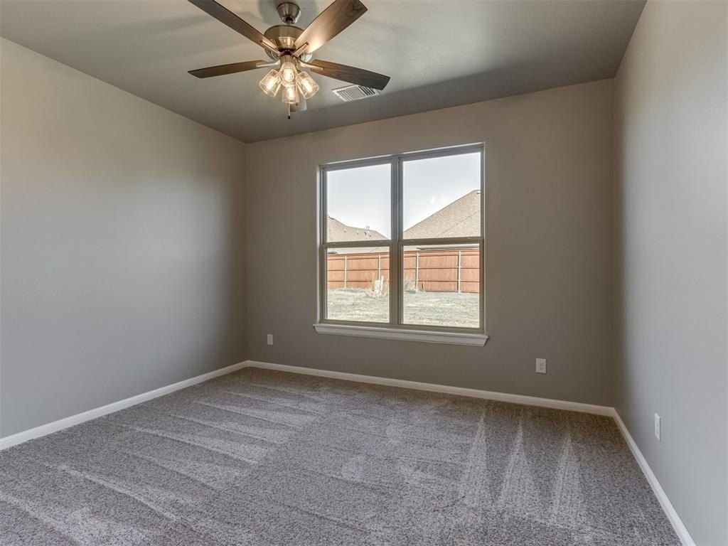 1925 Sw 40Th Street. Moore, OK 73160