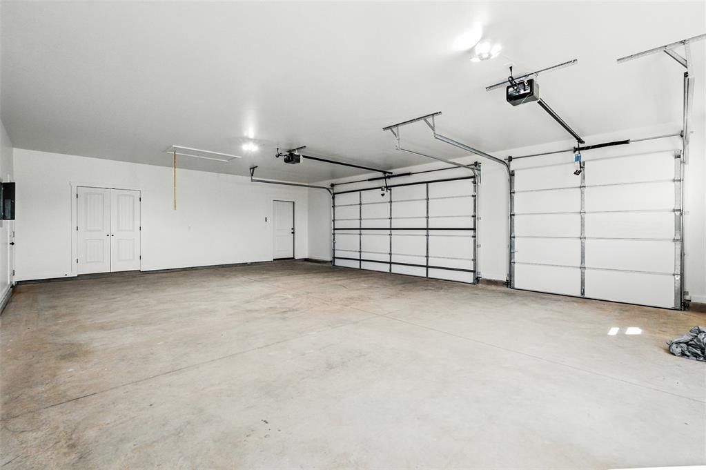 2432 Raven Circle. Blanchard, OK 73010